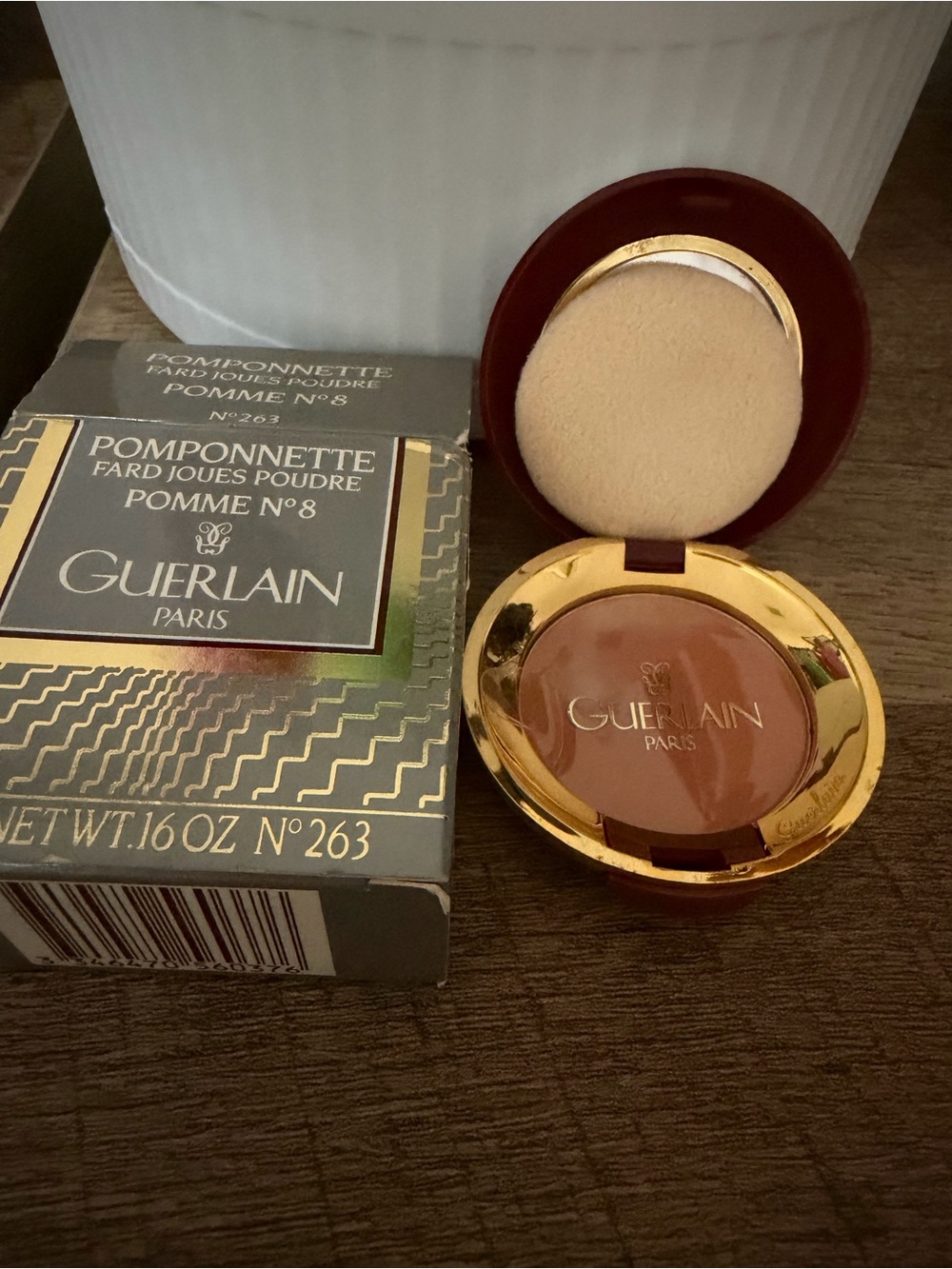 GUERLAIN Pomponnette Pomme No.8 Powder Blush - Warm Peachy Brown